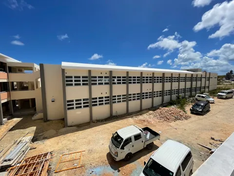 The New Albena Lake Hodge Comprehensive School gallery photo 5